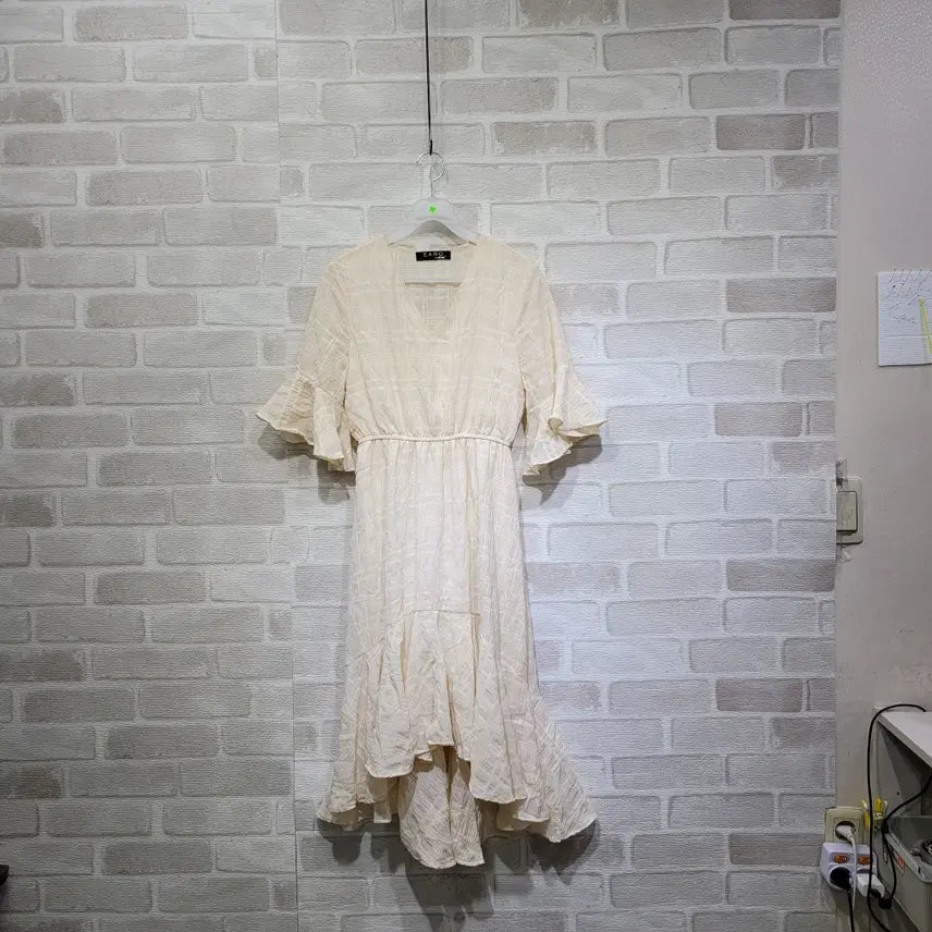 [BUNJANG] Frill Dress Size 55 / ㅊ241 프릴 원피스 55