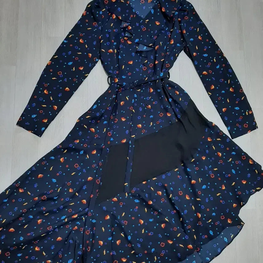 [BUNJANG] LUCKY CHOUETTE Frilled Asymmetrical Long Dress / 럭키슈에뜨 프릴 언발란스 롱 원피스 (36)