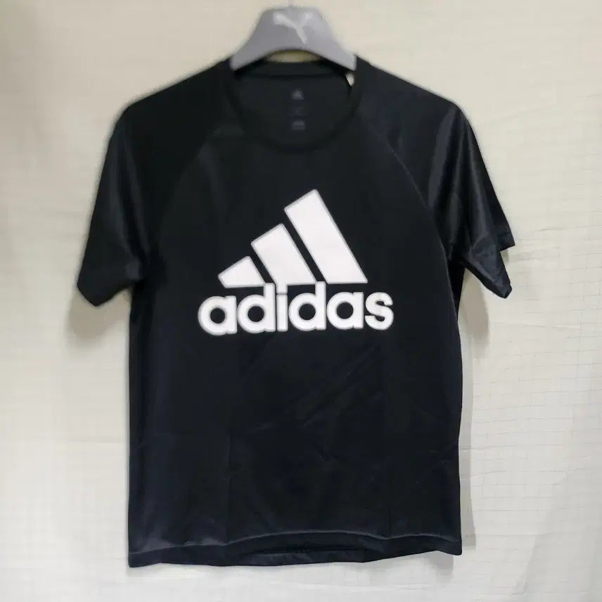 [BUNJANG] Adidas Black T-shirt (Size 100) / 아디다스 티셔츠 (100)