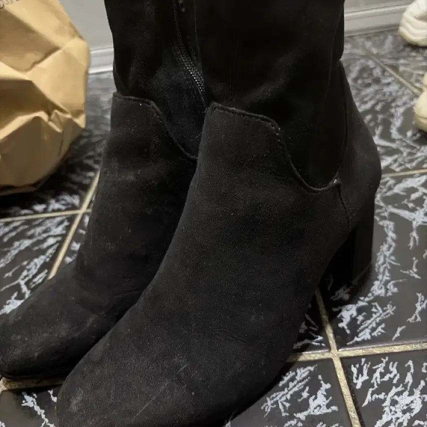 [BUNJANG] H&M Suede Ankle Boots / 에첸엠 스웨이드 앵클부츠
