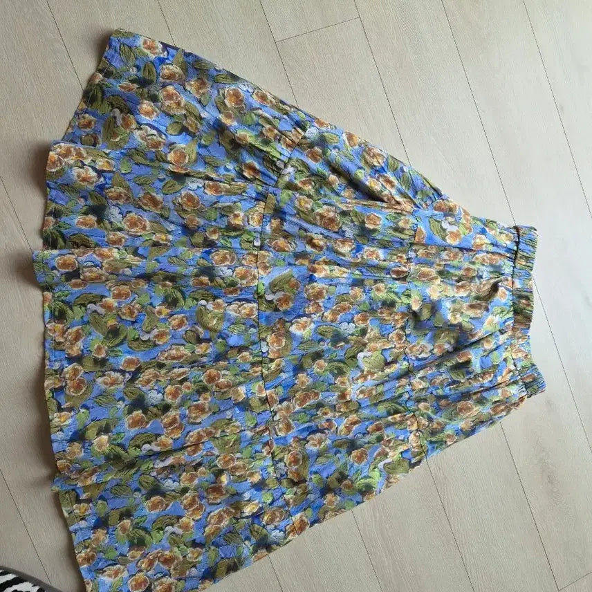 [BUNJANG] Floral Print Long Skirt (Size 55/Free) / 스커트 55 (free)