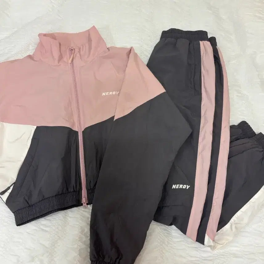 [BUNJANG] NERDY Women's Color Block Woven Jacket and Pants Set / 널디 / NERDY 우먼스 컬러 블락 우븐 자켓 팬츠 세트 S