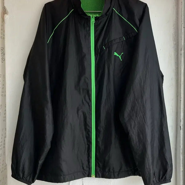 [BUNJANG] Puma Black Windbreaker Jacket with Green Accents / 푸마 블랙 바람막이 그린 포인트