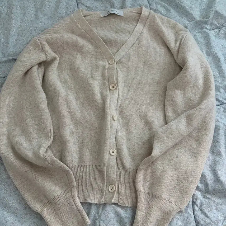 [BUNJANG] Oatmeal Cardigan / 오트밀색 가디건