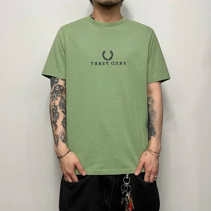 [BUNJANG] Fred Perry Single Stitch Logo Embroidered T-Shirt (L) / FRED PERRY 프레드페리 싱글스티치 로고자수 티셔츠