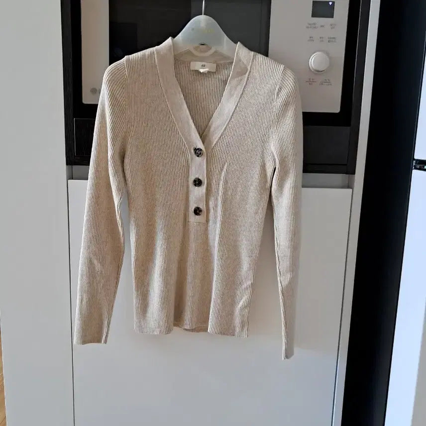 [BUNJANG] H&M V-Neck Knit Beige / (마착용)H&M 브이넥 니트