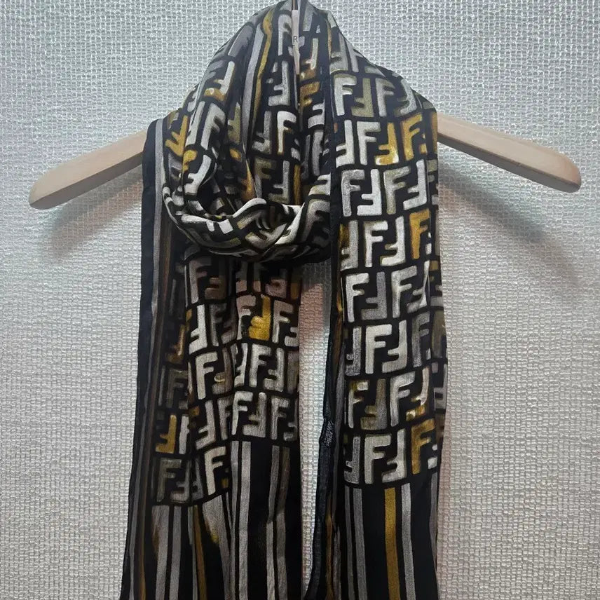 [BUNJANG] Fendi Logo Silk Scarf / 펜디 로고실크스카프