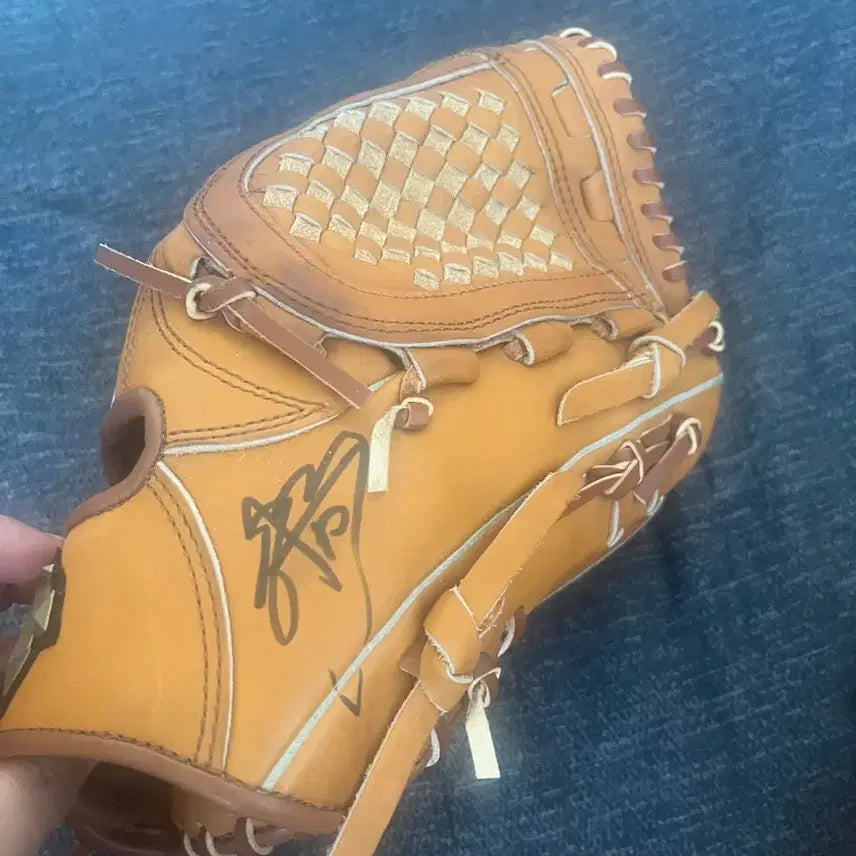 [BUNJANG] Samsung Lions Yang Joon-hyuk Autographed Descente Baseball Glove / 삼성라이온즈 양준혁 친필사인 데상트 글러브