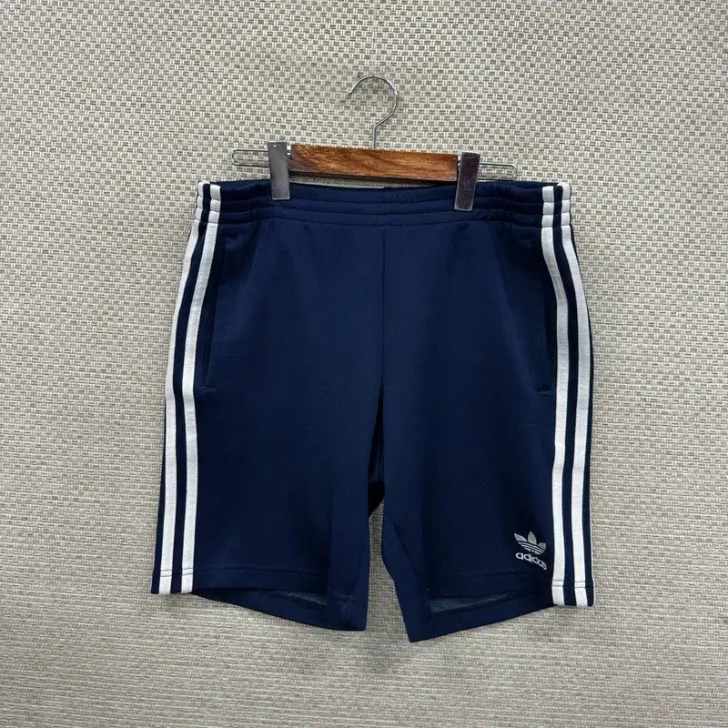 [BUNJANG] Adidas Europa Track Shorts Black D02951 / 아디다스 유로파 츄리닝 반바지 90 D02951