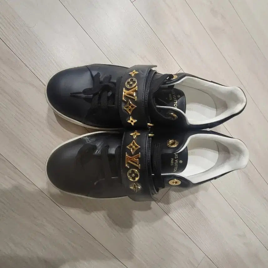 [BUNJANG] Louis Vuitton Black Sneakers Women's / 루이비통 블랙 스니커즈 여성용