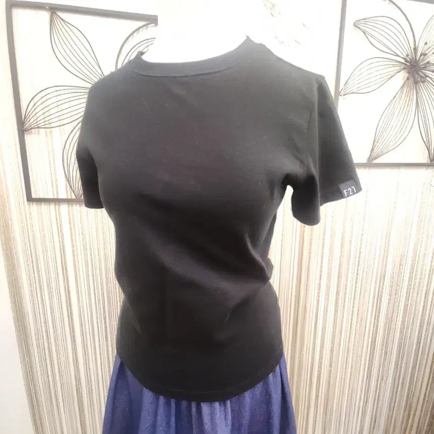 [BUNJANG] Forever 21 Black Short Sleeve T-Shirt / 포에버21 블랙 반팔 티셔츠 free