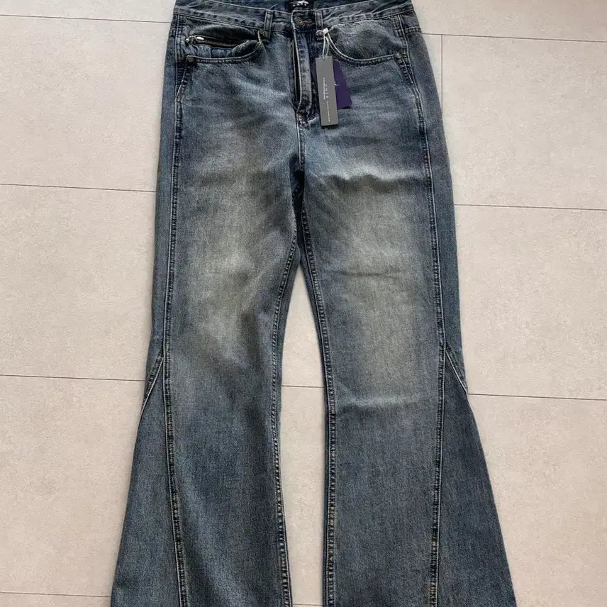 [BUNJANG] DNSR Rockstar Mood Flare Fit Bootcut Dirty Wash Denim Pants (Size L) / DNSR 락스타 무드 플레어핏 부츠컷 더티워싱 데님 팬츠 L