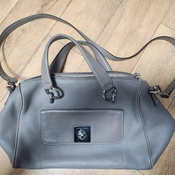[BUNJANG] Nina Ricci Leather Tote Bag Shoulder Bag / 니나리치 소가죽 토트백 숄더백