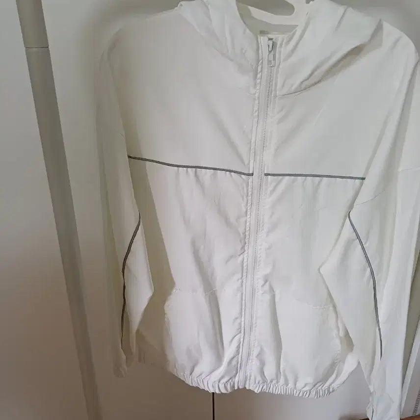 [BUNJANG] Selly Women's Windbreaker Jumper / 셀리 여성용 바람막이 점퍼