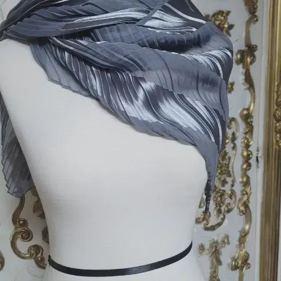 [BUNJANG] Pleated Scarf Grey Silver Pattern / 플리츠 주름 스카프 그레이 실버 패턴