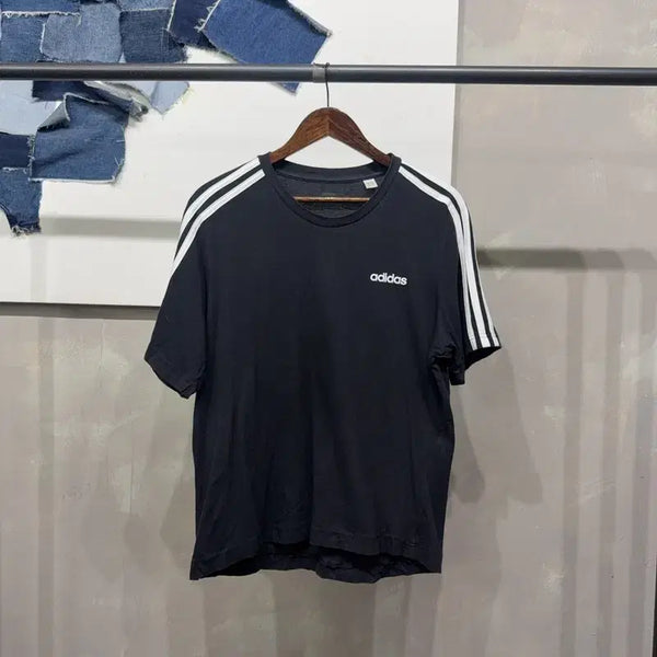 [BUNJANG] Adidas Women's Casual Street Logo Sideline Short Sleeve T-Shirt / (100) 아디다스 여성 캐주얼 스트릿 로고 사이드라인 반팔 티
