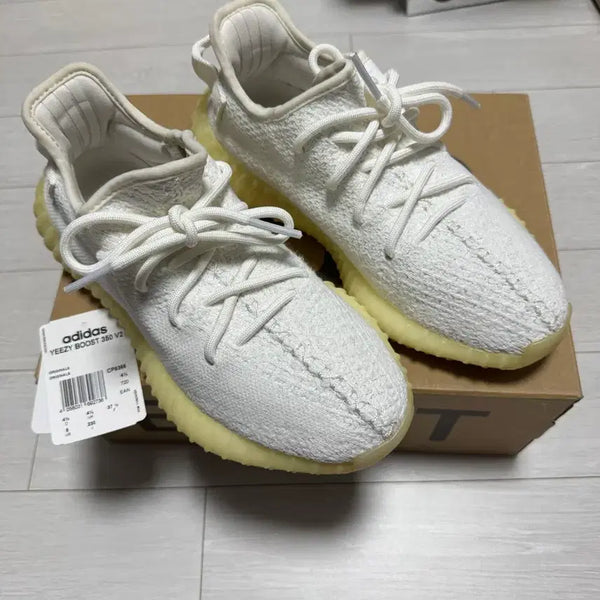 [BUNJANG] Adidas Yeezy Boost 350 V2 Cream White / 이번주거래시[230] 아디다스 이지부스트 350 V2 크림화이트