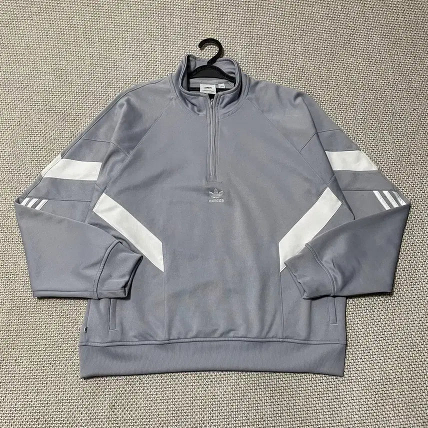 [BUNJANG] Adidas Functional Half-Zip Sweatshirt L / L 아디다스 반집업 기능성 맨투맨 B.7602