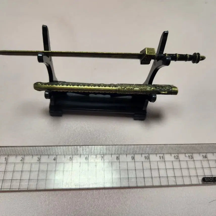 [BUNJANG] Decorative Weapon Model with Stand / 모형 무기 장식입니다(거치대 포함)