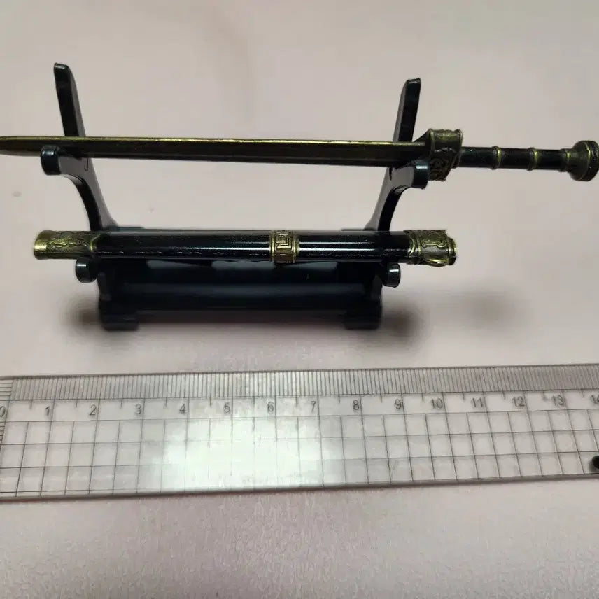 [BUNJANG] Display Weapon Model with Stand / 모형 무기 장식입니다(거치대 포함)