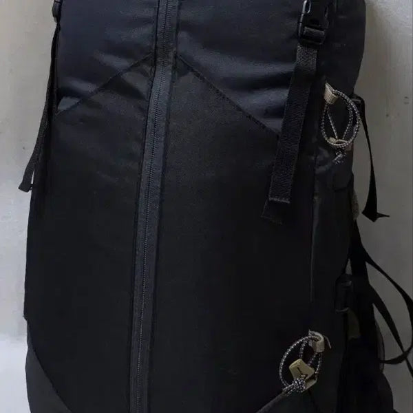 [BUNJANG] Decathlon Forclaz MT100 Easyfit 50L Hiking Backpack / 데카트론 포클라즈 MT100 이지핏 50L 등산배낭 여행캠핑백팩