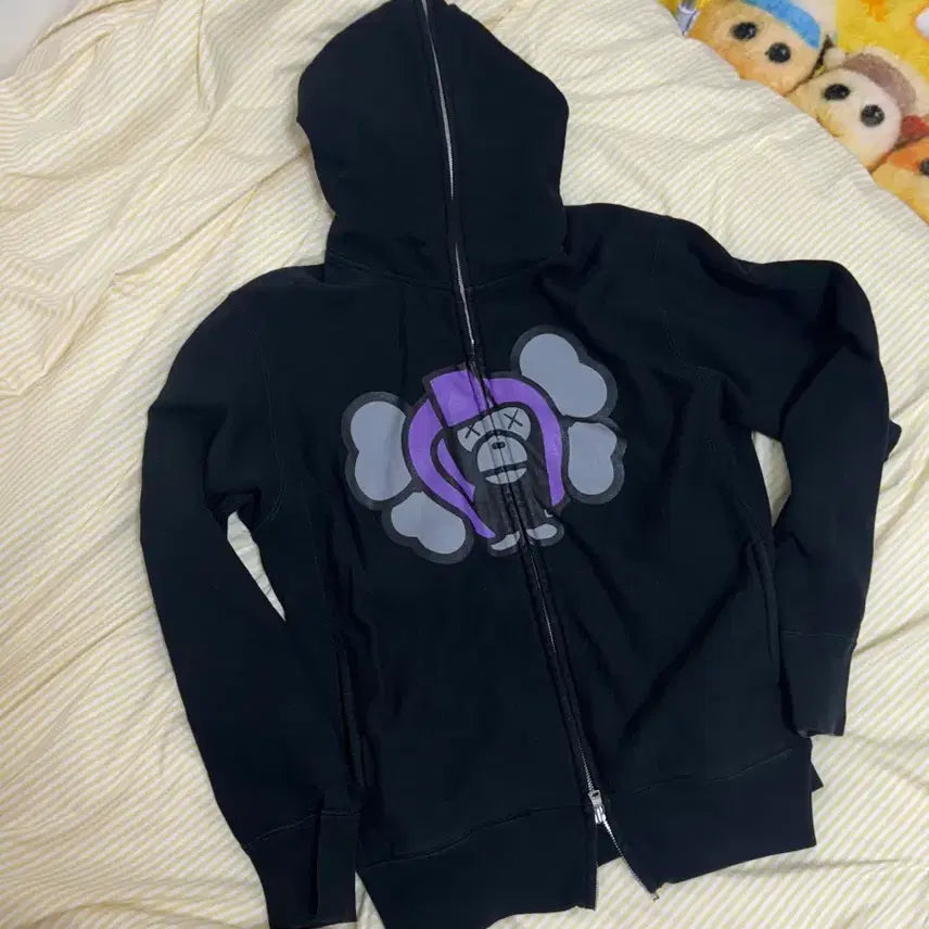 [BUNJANG] BAPE x KAWS Collaboration Full Zip Hoodie / 베이프 x 카우스(KAWS) 후드집업