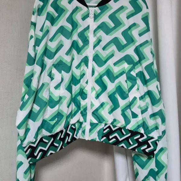 [BUNJANG] J. Lindeberg Green Pattern Blouson Windbreaker Jacket / 제이린드버그 그린패턴 블루종 바람막이자켓
