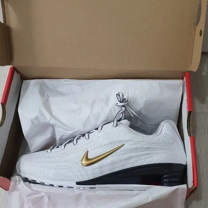 [BUNJANG] Nike Women's Shox Sneakers / 나이키 우먼스 샥스.      새상품230,240