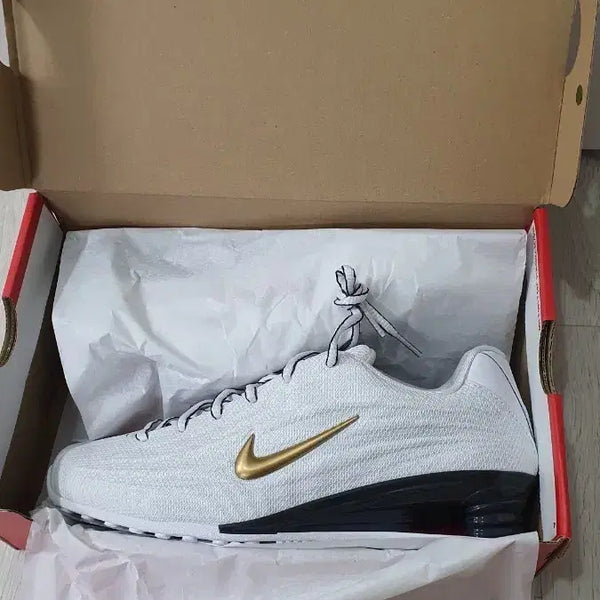 [BUNJANG] Nike Women's Shox Sneakers / 나이키 우먼스 샥스.      새상품230,240