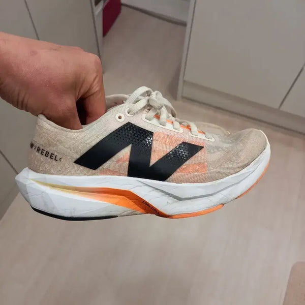 [BUNJANG] New Balance FuelCell Rebel 4 Sneakers (225) / 뉴발란스 퓨어셀 레벨4 225