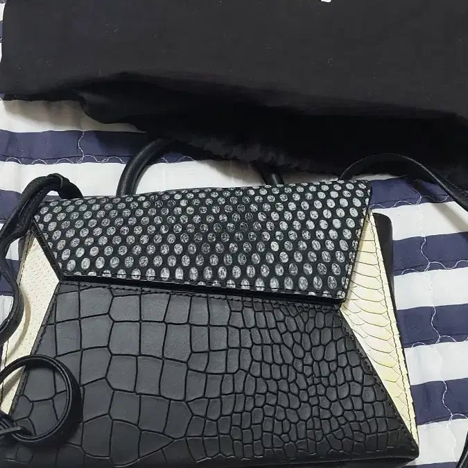 [BUNJANG] Rouge & Lounge Black Shoulder & Cross Bag / 루즈앤라운지 블랙 숄더앤 크로스백