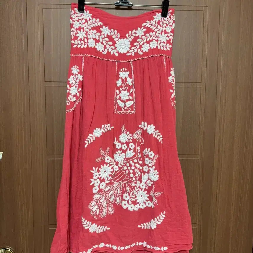 [BUNJANG] Hippie Hagumi Mori Girl Japanese Vintage Embroidered Red Tube Top Dress Skirt / 히피 하구미 모리걸 일본 빈티지 꽃 자수 레드 튜브탑 원피스 스커트