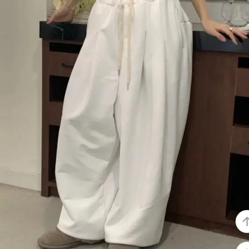 [BUNJANG] Museed Easy Wide Pintuck Training Pants / [뮤즈드] 뮤즈 이지 와이드 핀턱 트레이닝 팬츠