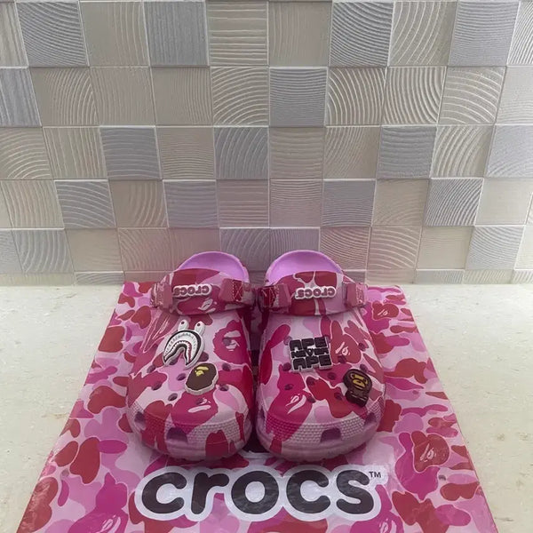 [BUNJANG] BAPE x Crocs Pink 270mm Clogs / 베이프 크록스 핑크색 270사이즈