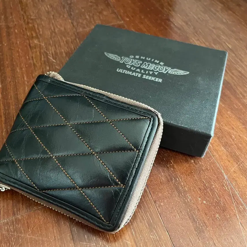[BUNJANG] Toys McCoy Horsehide Quilted Zip Bifold Wallet Black / 토이즈맥코이 말가죽 퀼팅 지퍼 반지갑 블랙