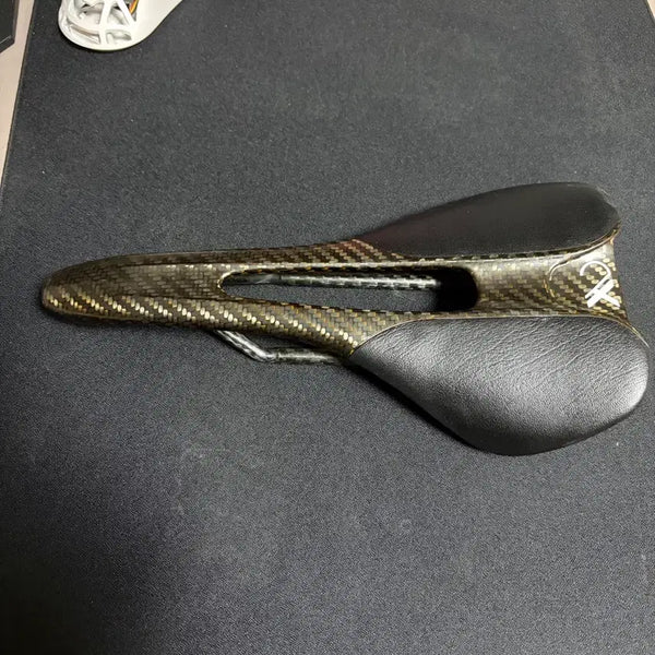 [BUNJANG] AX Lightness Full Carbon Saddle / ax lightness 풀카본 안장