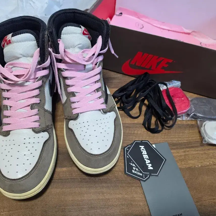[BUNJANG] Air Jordan 1 Travis Scott High OG / 에어 조던1 트래비스 스캇 하이 OG [285]