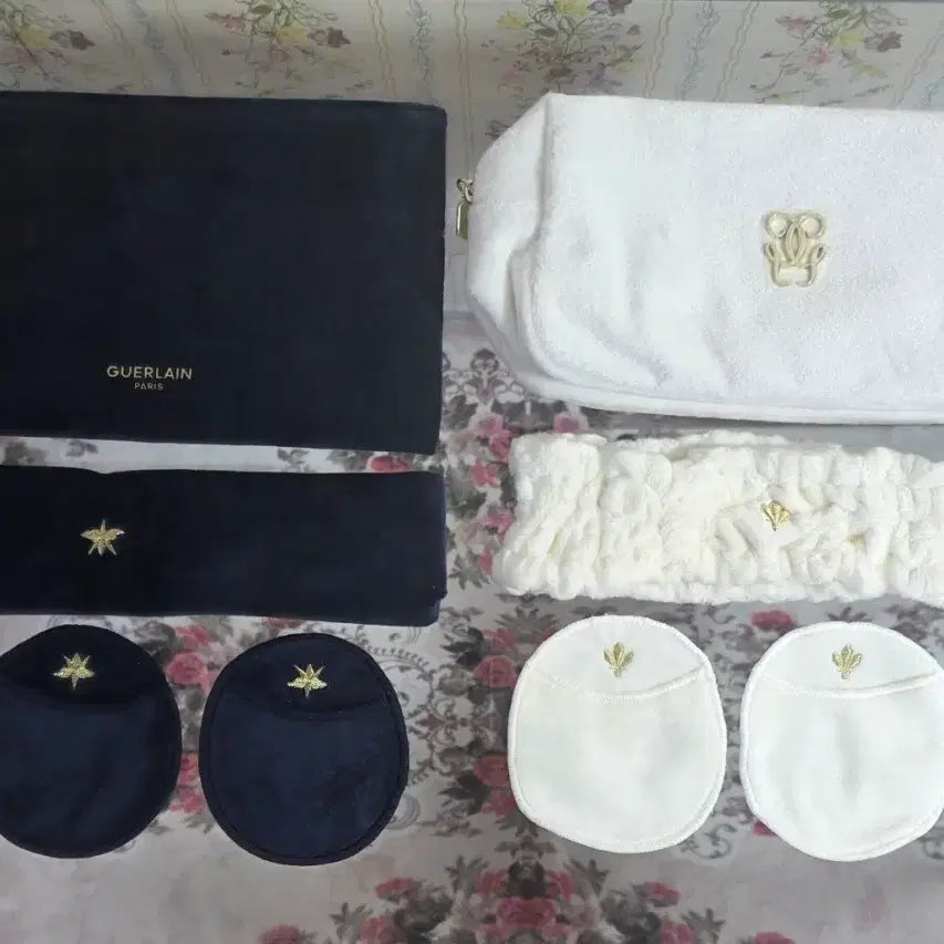 [BUNJANG] Guerlain Velvet Pouch, Headband & Pad Set / 새상품 겔랑 헤어밴드 파우치 패드 벨벳 네이비 화이트