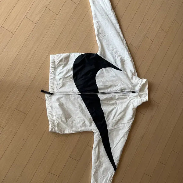 [BUNJANG] Nike Big Swoosh Windbreaker White / 나이키 빅 스우시 바람막이 화이트