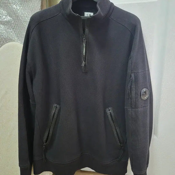 [BUNJANG] CP Company Black Half-Zip Sweatshirt Size L / CP컴퍼니 블랙 반집업 맨투맨 100 L사이즈