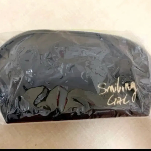 [BUNJANG] Black Mesh Pouch with Smiling Girl Embroidery / 블랙매쉬파우치