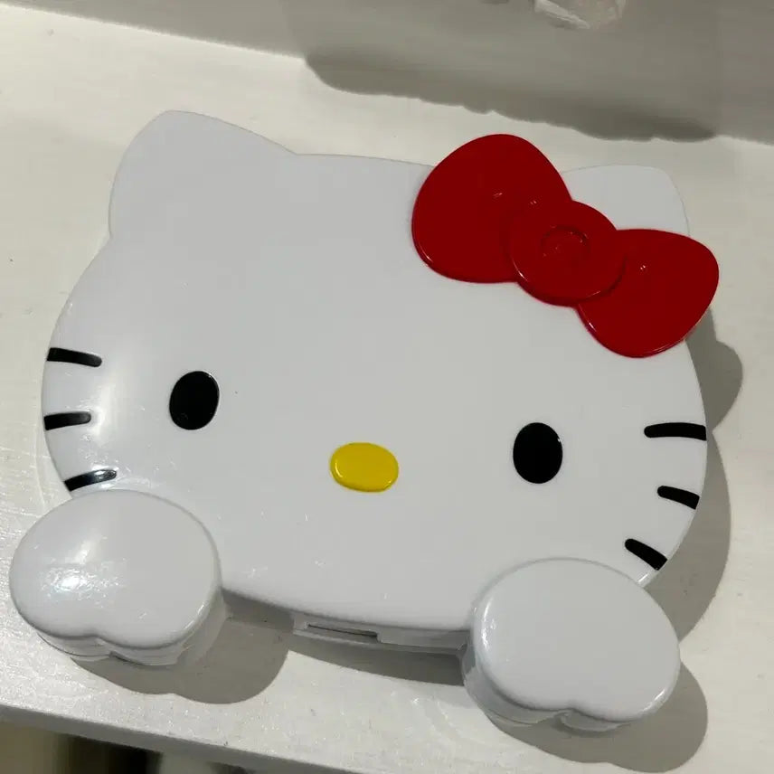[BUNJANG] Vintage Hello Kitty Mini TV / 빈티지 키티 미니TV