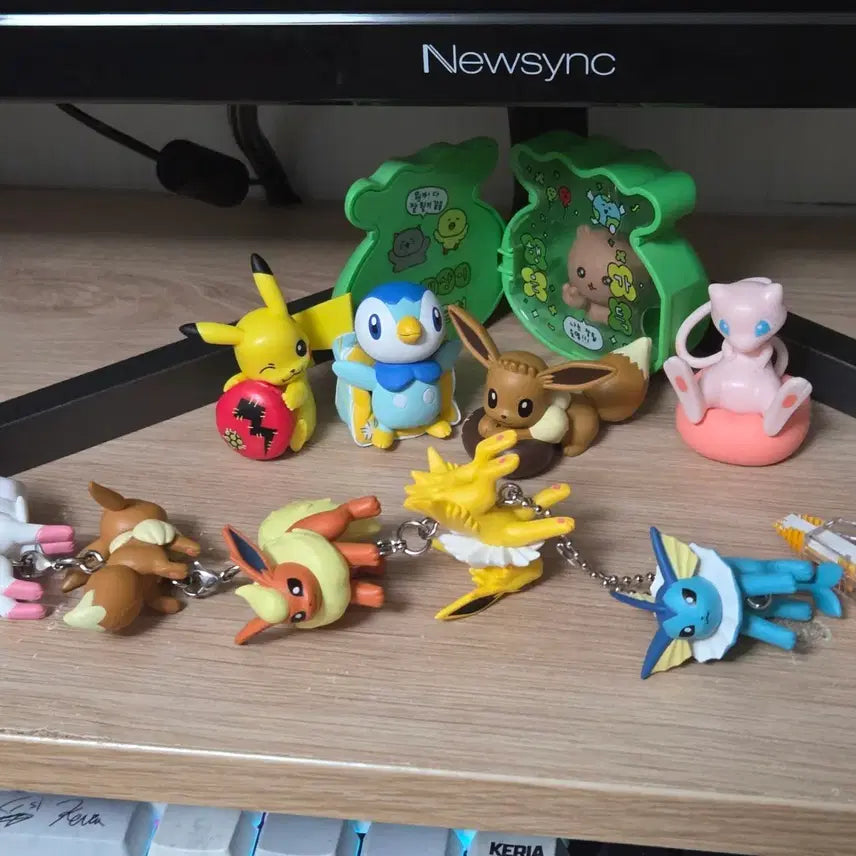 [BUNJANG] Pokemon Gacha Keychains (Eeveelutions, Pichu, Piplup) / 이브이 진회체 가챠, 포켓몬 가챠 키링 팔아용