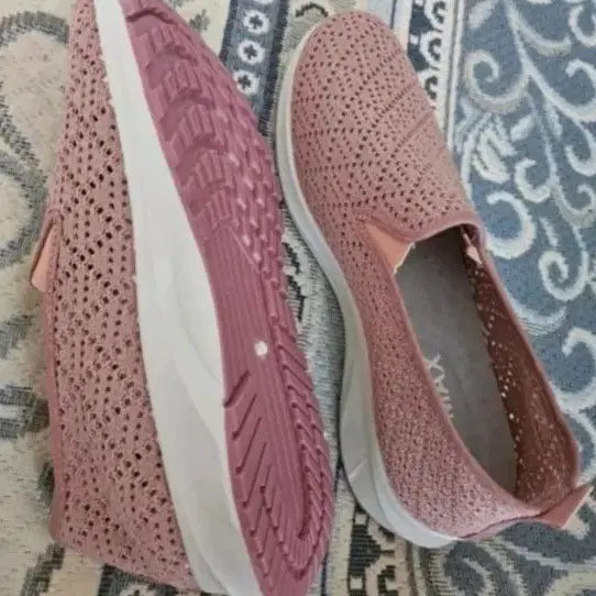 [BUNJANG] Pink Women's Perforated Slip-On Sneakers / 핑크색 여성용 펀칭 슬립온 운동화