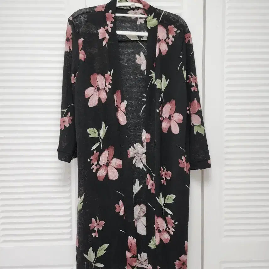 [BUNJANG] Flower Pattern Black Long Cardigan / 플라워 패턴 블랙 롱 가디건