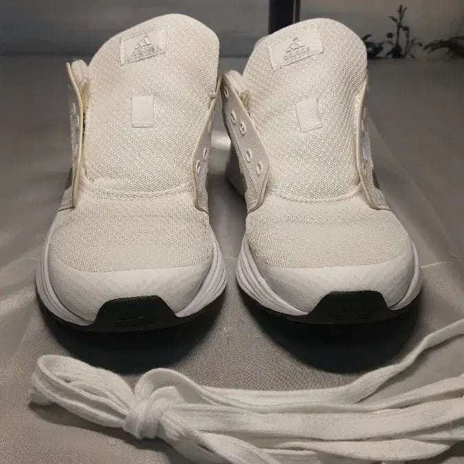 [BUNJANG] Adidas White Sneakers 240mm / 아디다스 운동화 240mm