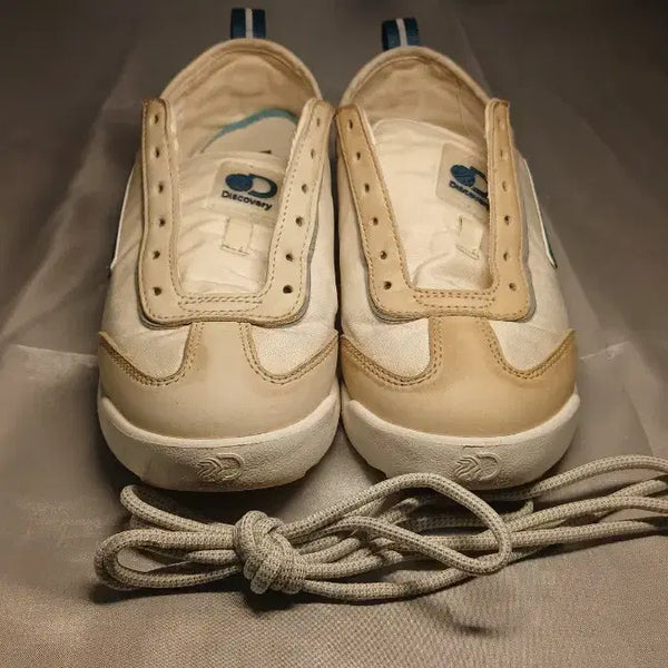 [BUNJANG] Discovery Expedition Lifestyle Sneakers / 디스커버리 운동화