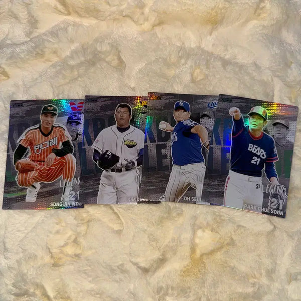 [BUNJANG] 2026 KBO Baseball Card Special Holo Bundle Set - Song Jin-woo, Oh Seung-hwan, Kim Dong-joo, Park Chul-soon / 2026 KBO 야구카드 스페셜 홀로 송진우 오승환 김동주 박철순