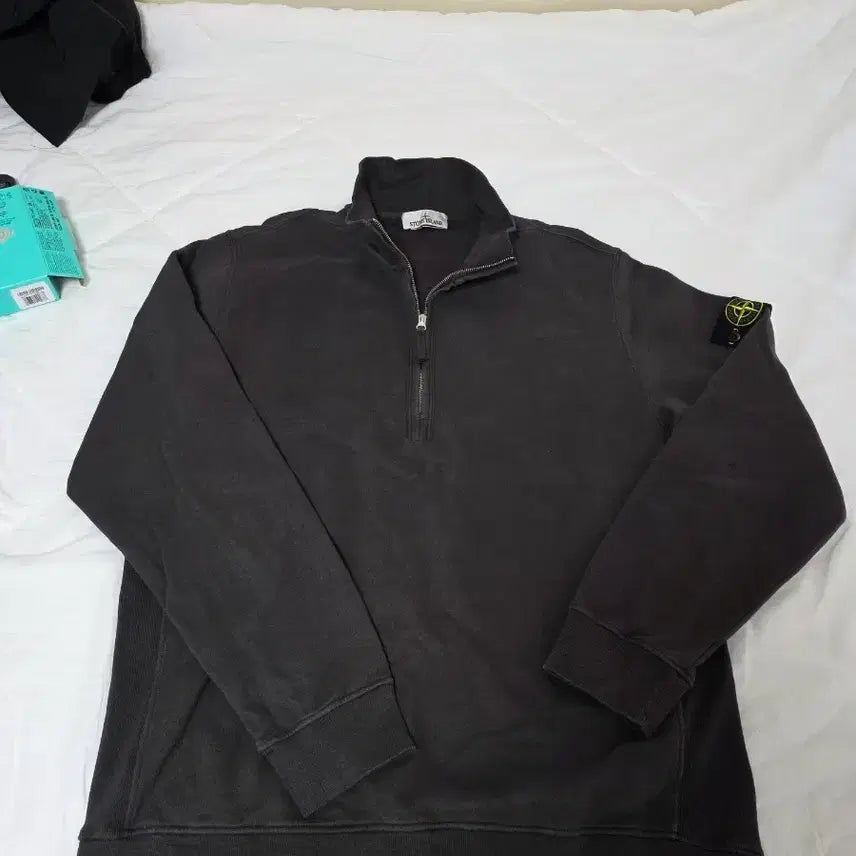 [BUNJANG] Stone Island 25FW Half-Zip Sweatshirt / 스톤아일랜드 25fw시즌 하프집 맨투맨