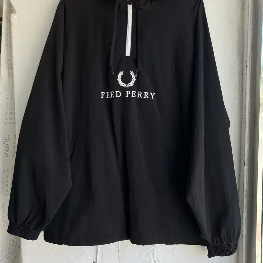 [BUNJANG] Fred Perry Black Hooded Windbreaker Jacket / 프레드페리 블랙 후드 바람막이 자켓